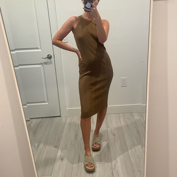 Toteme Seamless Ribbed Dress - Picture 8 of 16